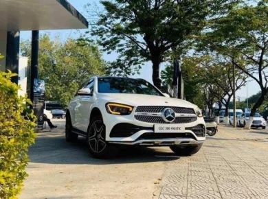 Cầm xe ô tô trả góp: Xe tên hai vợ chồng có cần cả hai ký tên?